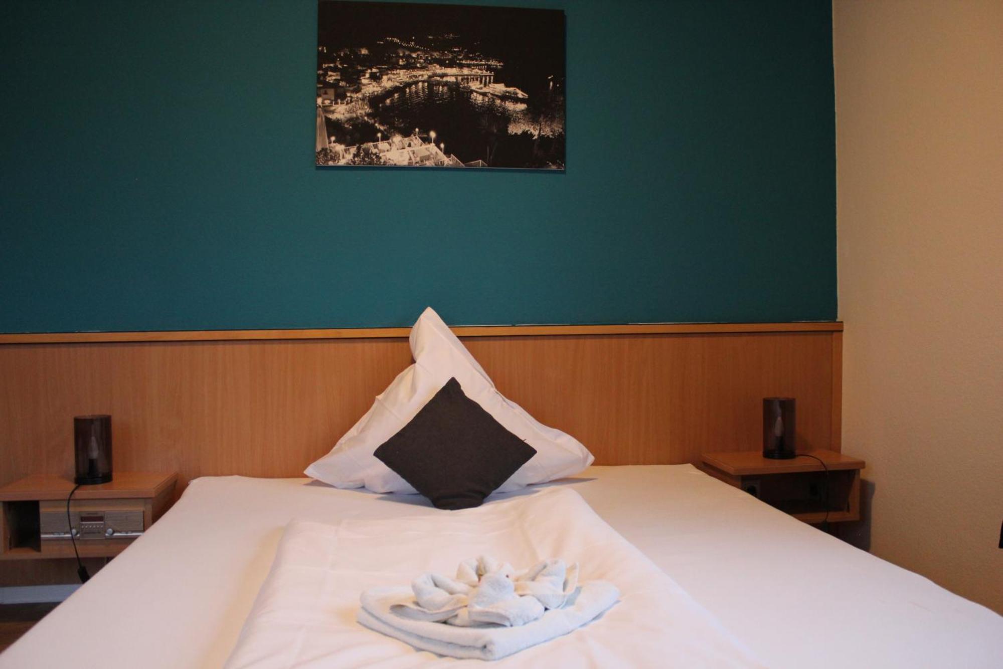 Olympia Hotel & Restaurant Inden ภายนอก รูปภาพ